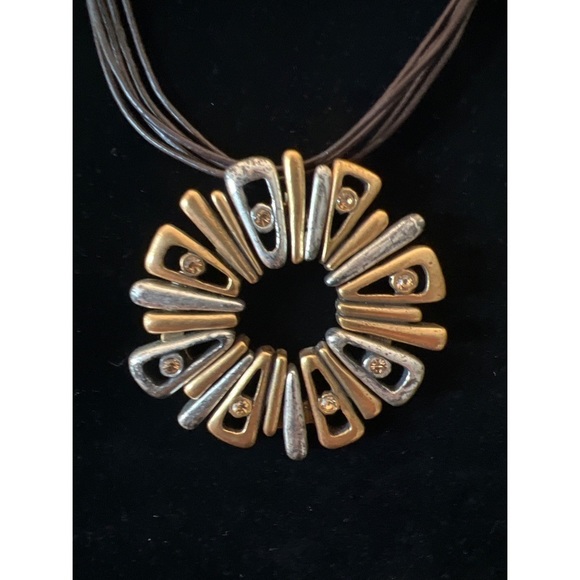 CHICO’S Pendant Necklace - Picture 3 of 4